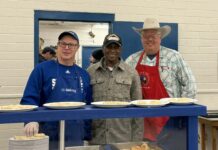 Snowflake’s Ground “Hog” Breakfast From left: Byron Lewis, Mayor of the Town of Taylor; Walt Blackman, Arizona House Representative for Legislative District 7; and Shawn Palmer, Mayor of the Town of Snowflake.
