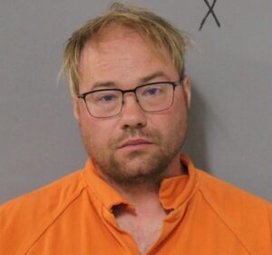 Five Arrested in Multi-Agency Operation Targeting Child Predators in Show Low SHOW LOW, Ariz. — Five men were arrested during a two-day undercover operation targeting individuals allegedly seeking to exploit children, according to the Show Low Police Department. 2 Smith MOUNTAIN DAILY STAR